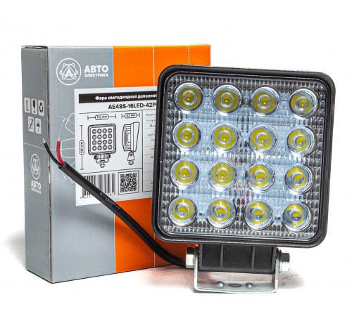 Яркая дорога: Дополнительная LED фара с рассеивающим лучом